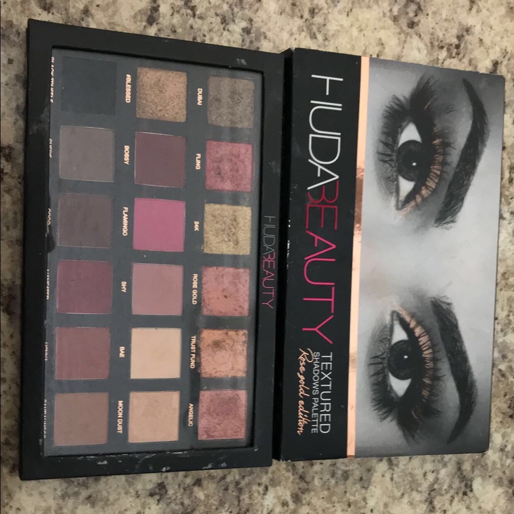 Original authentic huda textured shadows rose gold